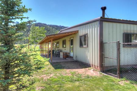 Picketwire Lodges in Weston, Colorado